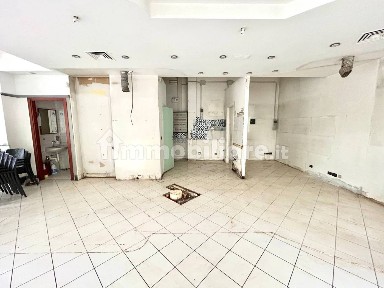 Locale commerciale in Affitto