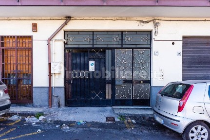 Trilocale via Indipendenza 17, Centro, Aci Catena