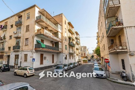 Quadrilocale via Antico corso, 2, Centro Storico, Catania
