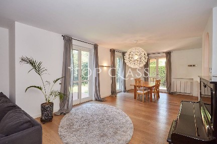Villa unifamiliare piazza Monsignor Rossi, Centro, Basiglio