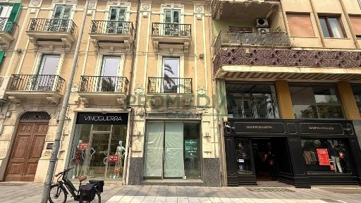 Locale commerciale in Affitto