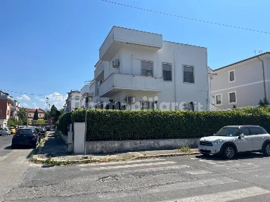 Appartamento via Giovanni Cena, Centro, Latina