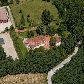 Casa indipendente all'asta via Avellola, Sant'Angelo a Cupolo