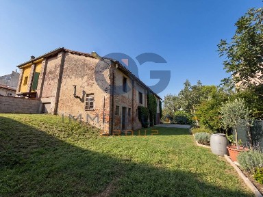 Capannone in Vendita