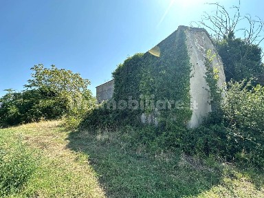 Camerano, Via Montagnolo, 2