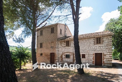 Casale frazione Magnadorsa, 122, Arcevia