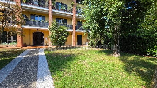 Cantù, Via Alciato, 1