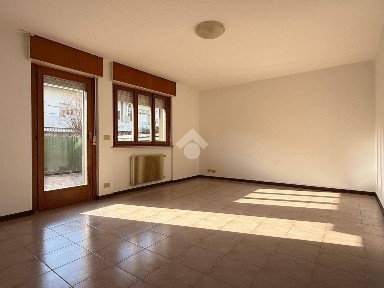 Villa a schiera via V.Monti 19, Passons, Pasian di Prato