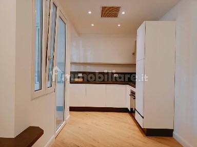 Bilocale nuovo, seminterrato, Porta Romana - Medaglie d'Oro, Milano