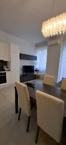 Bilocale viale Legioni Romane 5, Bande Nere, Milano