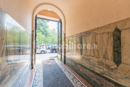 Trilocale piazzale Aquileia 12, Dezza, Milano