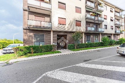 Bilocale via Achille Grandi 20, Centro, Lainate