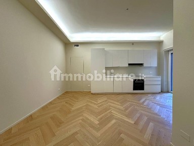 Trilocale via Costanza 37, Washington, Milano