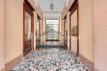 Trilocale viale Giustiniano 4, Indipendenza, Milano