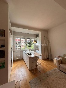 Trilocale viale Abruzzi 3, Morgagni, Milano