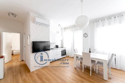 Bilocale viale Cassala 3, Navigli - Darsena, Milano