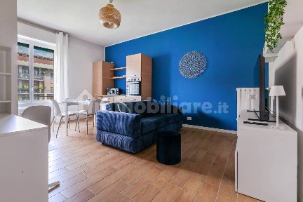 Bilocale via Cenisio 7, Cenisio, Milano