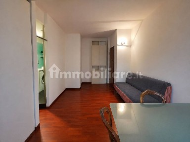Bilocale via delle Primule 6, Lorenteggio, Milano