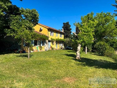 Rustico, da ristrutturare, 372 m², Cattabrighe - Vismara, Pesaro