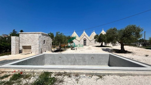 Alberobello, Via Coreggia