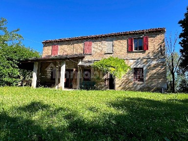 Casa colonica Strada Monteluro, Tavullia