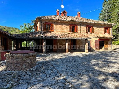 Casa colonica Strada Provinciale Mombaroccese, Mombaroccio