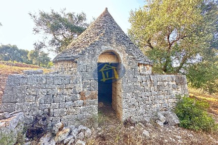 Trullo via Conversano, Castellana Grotte