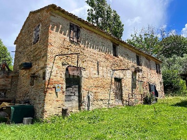 Casa colonica via Montali, Montelabbate