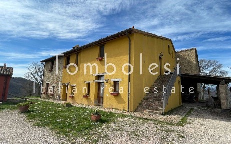 Casa colonica Strada Statale di Bocca Trabaria, Centro, Urbino