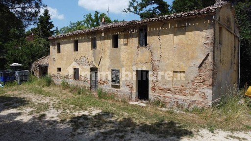 Casa colonica via Mombaroccese, Cartoceto