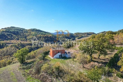 Casa colonica Strada San Paterniano 1, Cagli Italia, Centro, Cagli