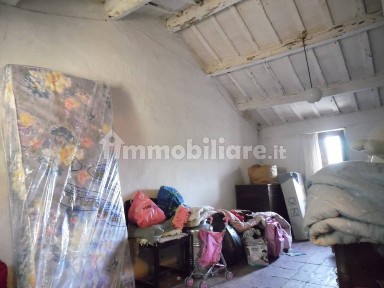 Rustico, da ristrutturare, 984 m², Centinarola, Fano