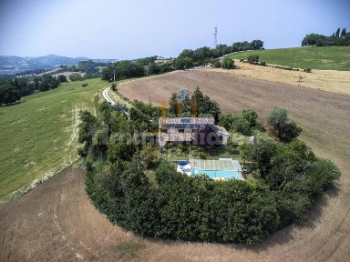 Rustico, ottimo stato, 320 m², Mondavio