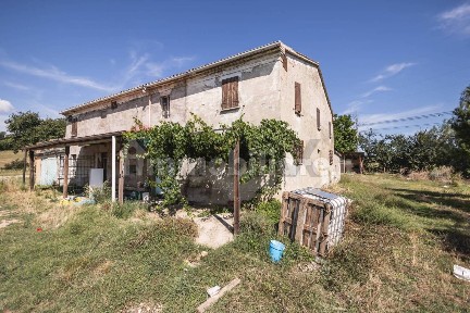 Rustico, da ristrutturare, 500 m², Babbucce, Tavullia