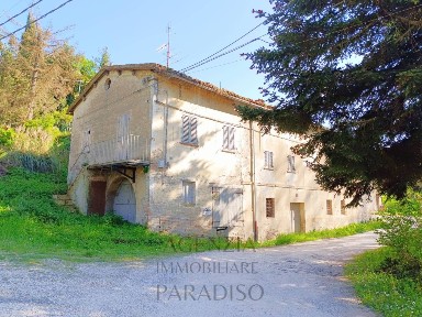 Casale, da ristrutturare, 200 m², Urbino