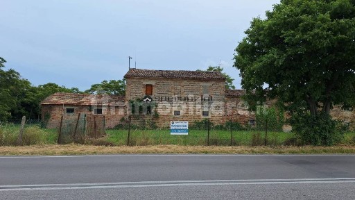Casale via enrico Mattei, Baia Metauro, Fano
