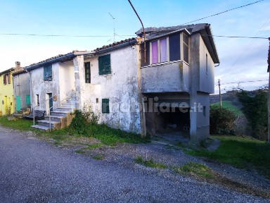Rustico, da ristrutturare, 140 m², Tavoleto