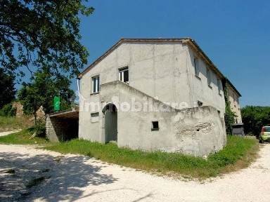 Cascina Strada Provinciale Fangacci, Acqualagna