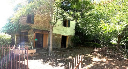 Rustico, da ristrutturare, 195 m², Tavoleto