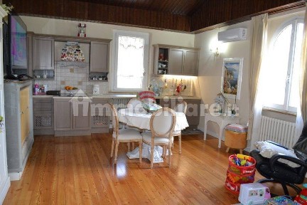 Casale, ottimo stato, 460 m², Fermignano