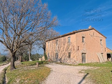 Casale, da ristrutturare, 200 m², Urbino