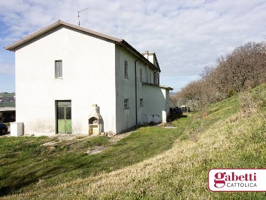 Casa colonica, da ristrutturare, 600 m², Centro, Tavoleto