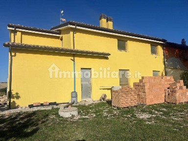 Casa colonica montefelcino, Montefelcino