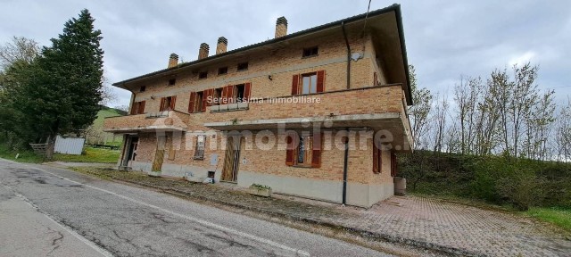 Rustico, buono stato, 1050 m², Pallino II, Urbino