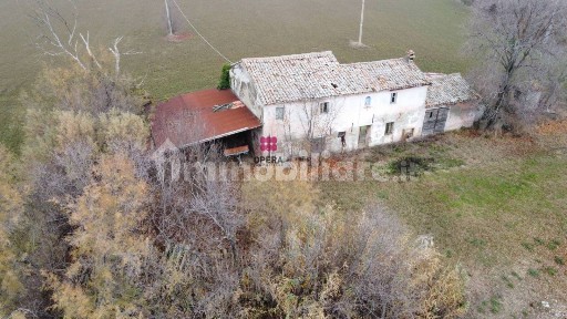 Casale, da ristrutturare, 385 m², Cuccurano - Carrara, Fano