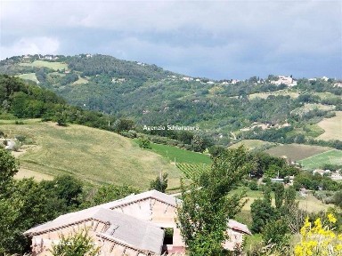 Rustico, nuovo, 320 m², Montelabbate