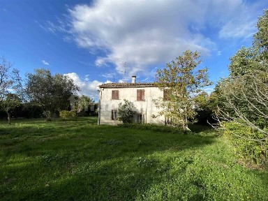 Rustico, da ristrutturare, 250 m², Centro, Fossombrone