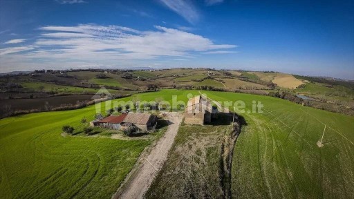Casa colonica, da ristrutturare, 420 m², San Costanzo