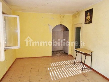 Casale, da ristrutturare, 480 m², Centro, Fermignano