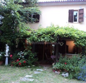 Rustico, da ristrutturare, 303 m², Terre Roveresche